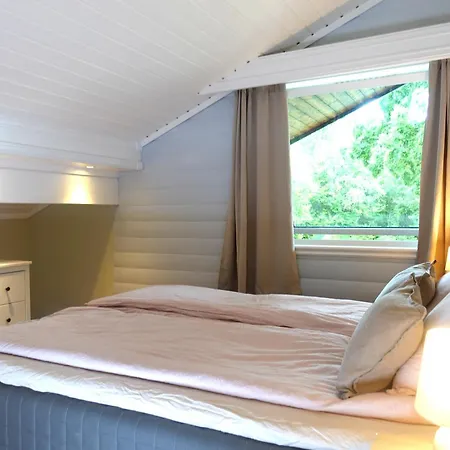 Villa Arboretet - Seaside Villa With Private Pool & Infrared Sauna In The Heart Of Arboretet, Bergen-2